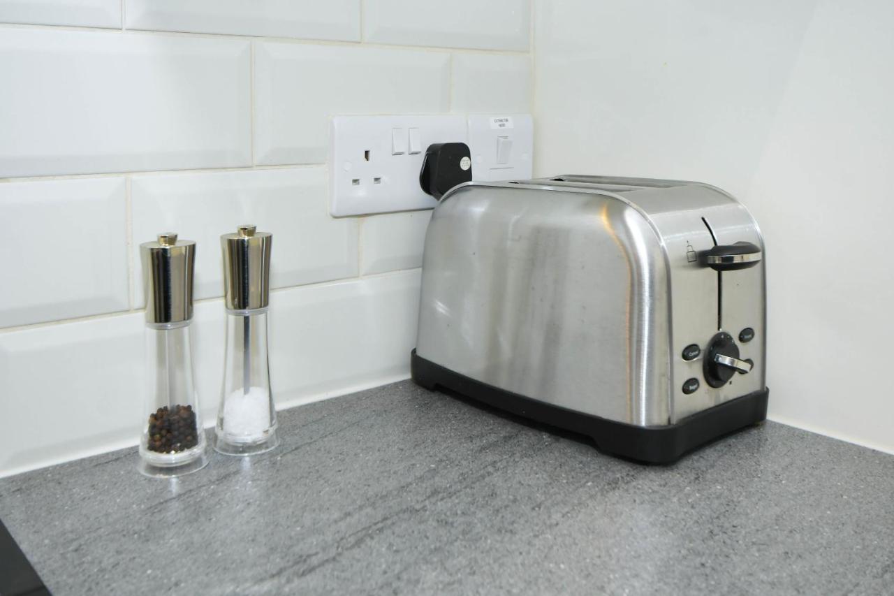 Find A Spacious And Stylish Escape In The City Centre At Sturgess House, Perfect For Longer Stays! Stoke-on-Trent 외부 사진