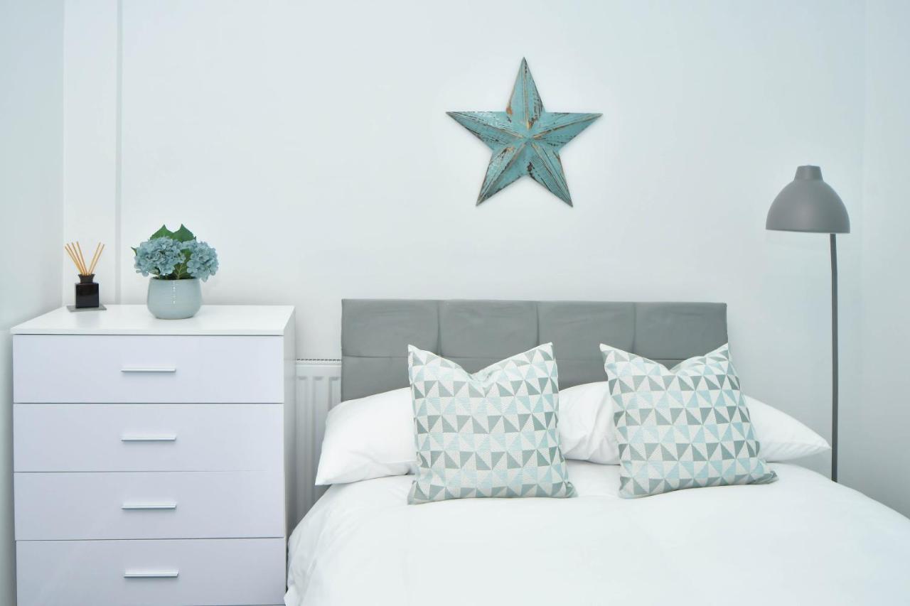 Find A Spacious And Stylish Escape In The City Centre At Sturgess House, Perfect For Longer Stays! Stoke-on-Trent 외부 사진