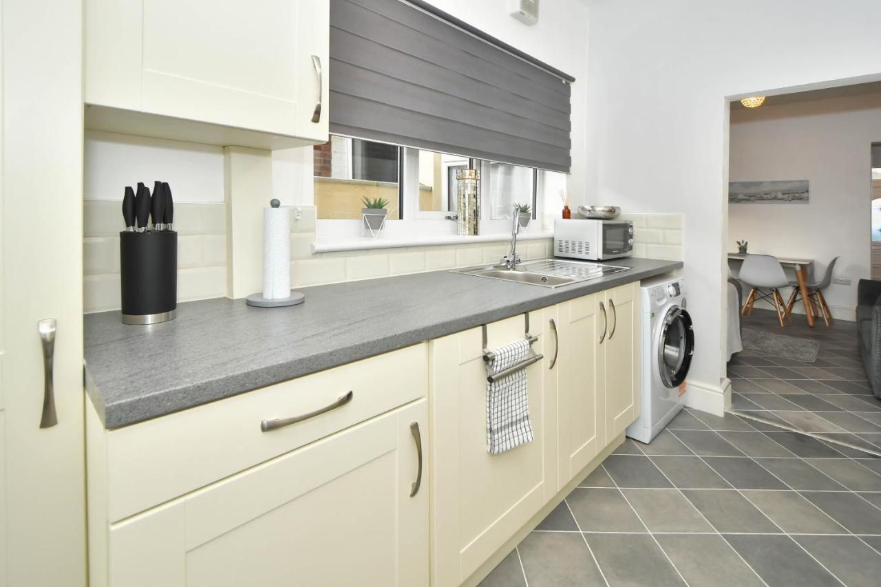 Find A Spacious And Stylish Escape In The City Centre At Sturgess House, Perfect For Longer Stays! Stoke-on-Trent 외부 사진