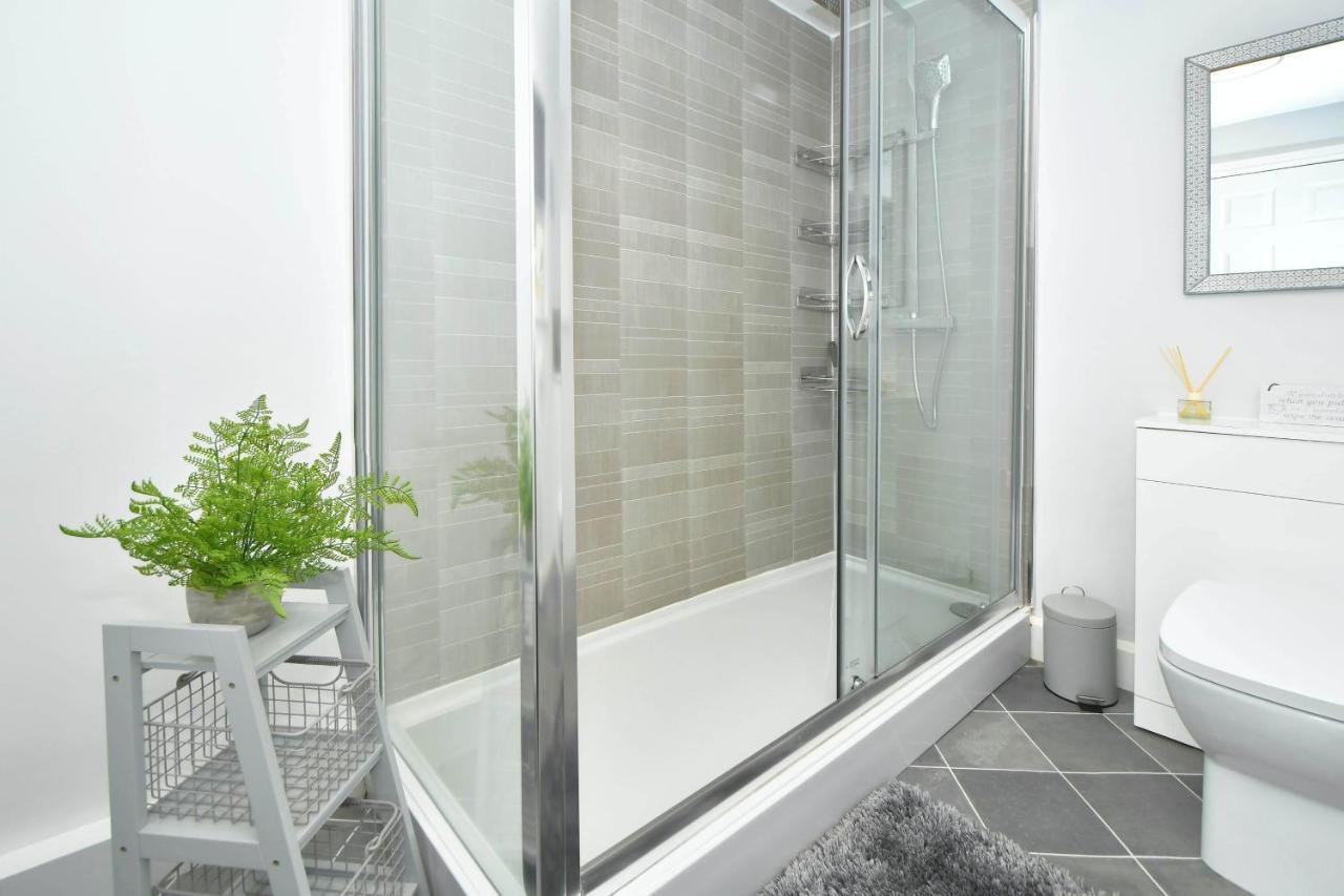 Find A Spacious And Stylish Escape In The City Centre At Sturgess House, Perfect For Longer Stays! Stoke-on-Trent 외부 사진