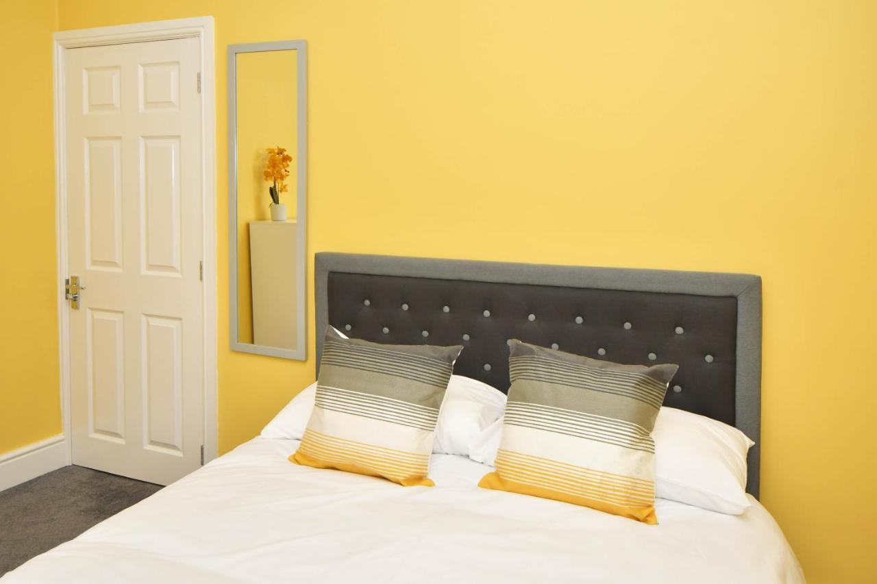 Find A Spacious And Stylish Escape In The City Centre At Sturgess House, Perfect For Longer Stays! Stoke-on-Trent 외부 사진