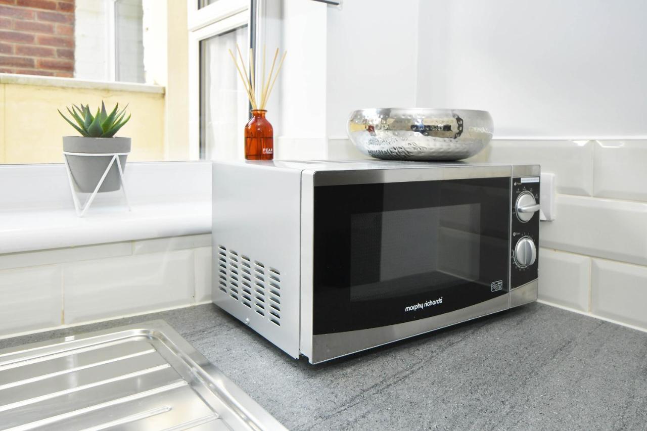 Find A Spacious And Stylish Escape In The City Centre At Sturgess House, Perfect For Longer Stays! Stoke-on-Trent 외부 사진
